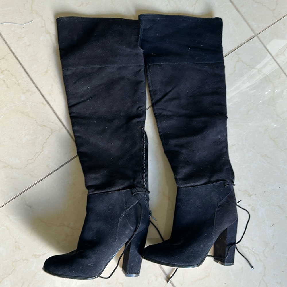 Suede boots